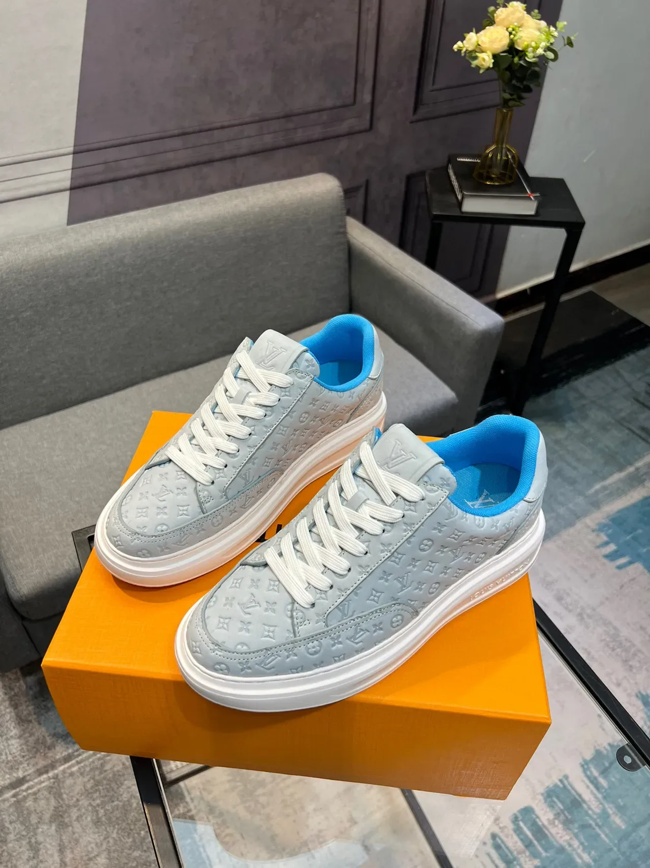 Louis Vuitton Tênis Lifestyle Plataforma Low-Top de Couro Monogram Embossed Cinza Azul 3