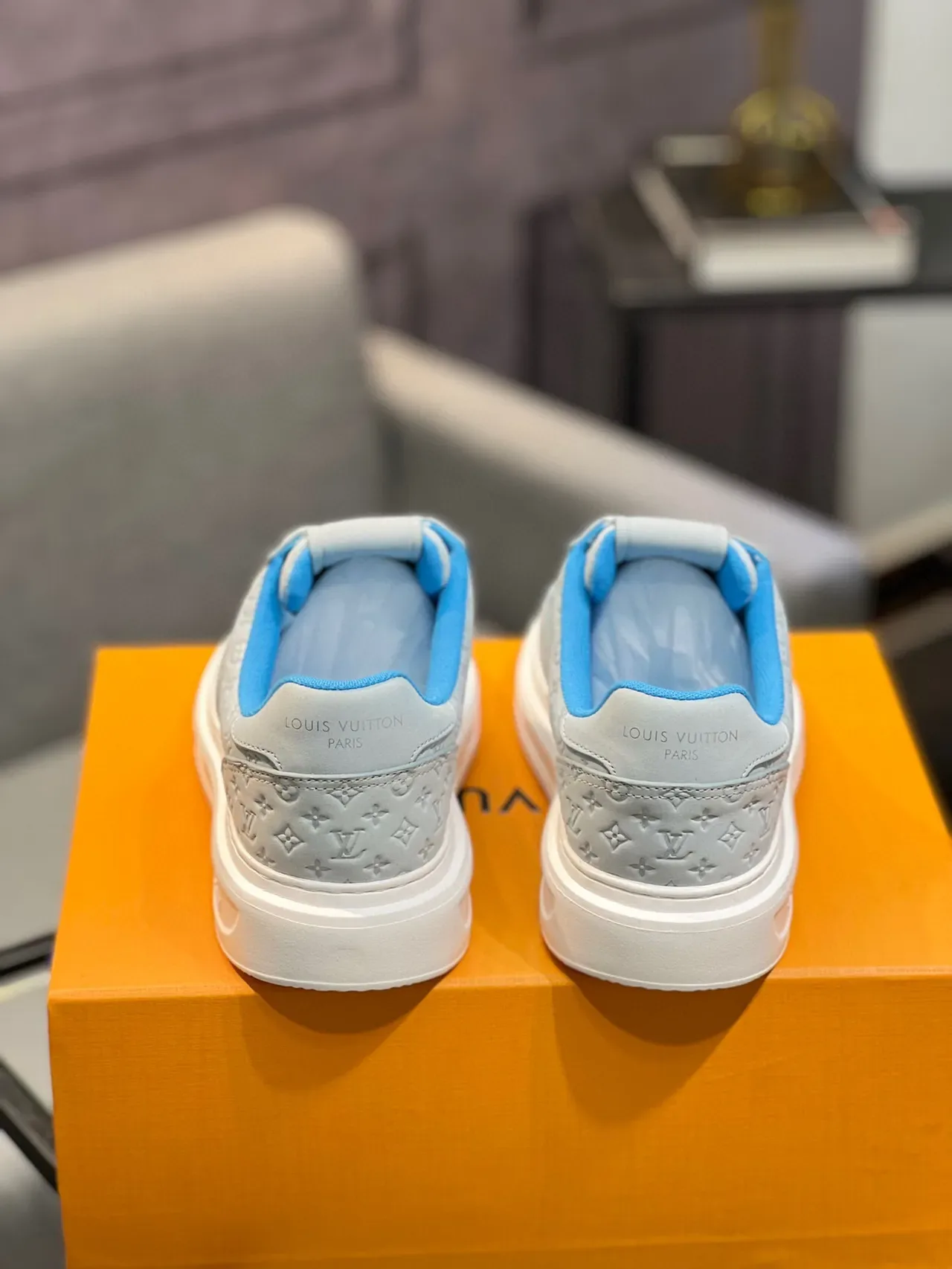 Louis Vuitton Tênis Lifestyle Plataforma Low-Top de Couro Monogram Embossed Cinza Azul 8