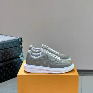 Louis Vuitton Zapatillas lifestyle bajas en cuero gris blanco con estampado monograma, silueta baja