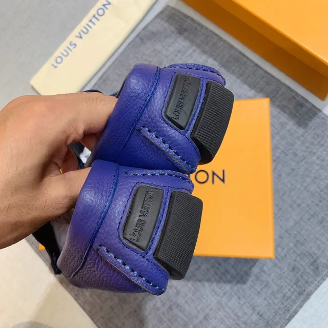 Mocassins Louis Vuitton Couro Azul Real Granulado Slip-On 4