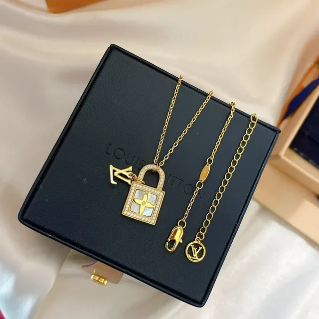 Louis Vuitton Lockit Or Blanc Cadenas Nacre Inlay Collier 6