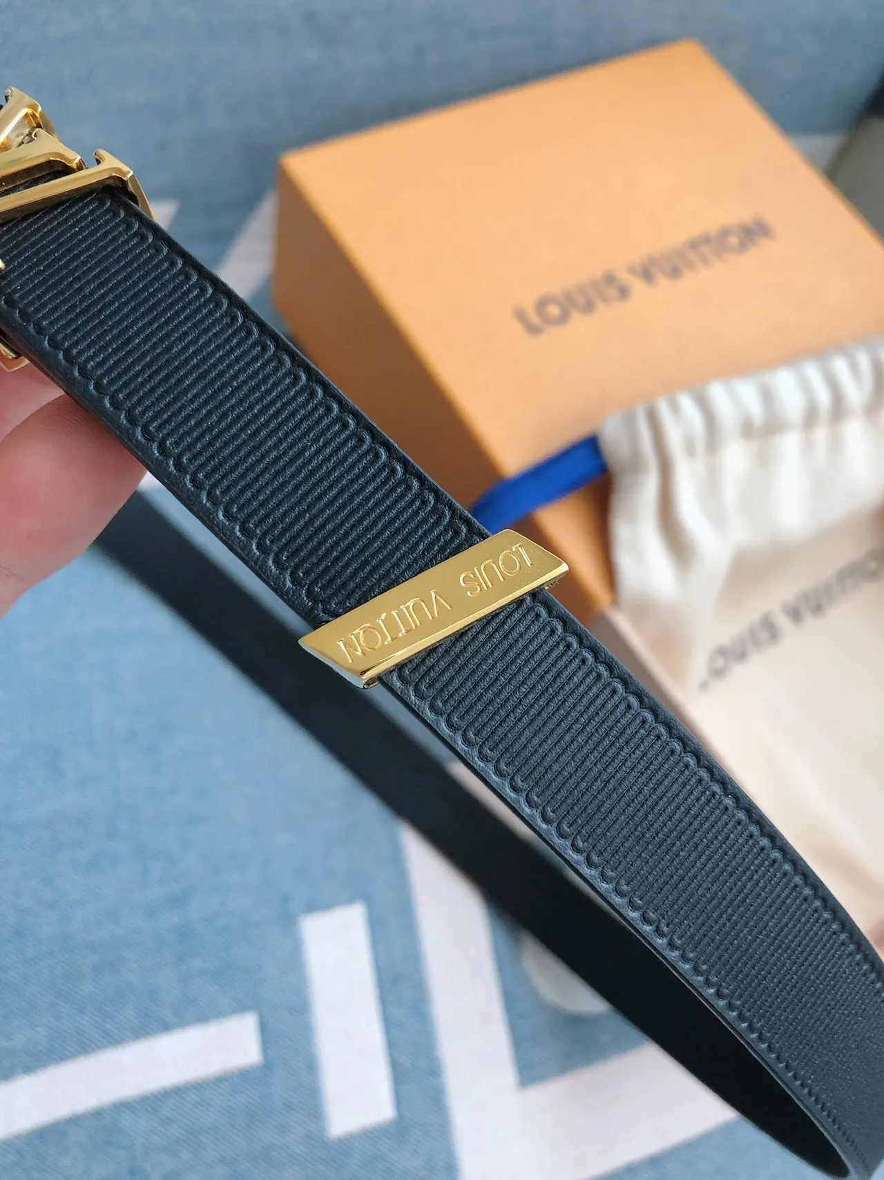 Louis Vuitton LV faixa trançada preta fivela tom dourado cinto de couro 2