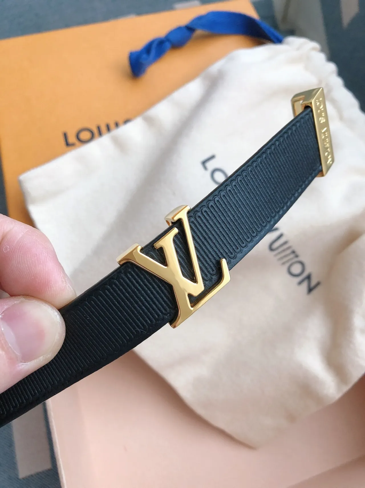 Louis Vuitton LV faixa trançada preta fivela tom dourado cinto de couro 4