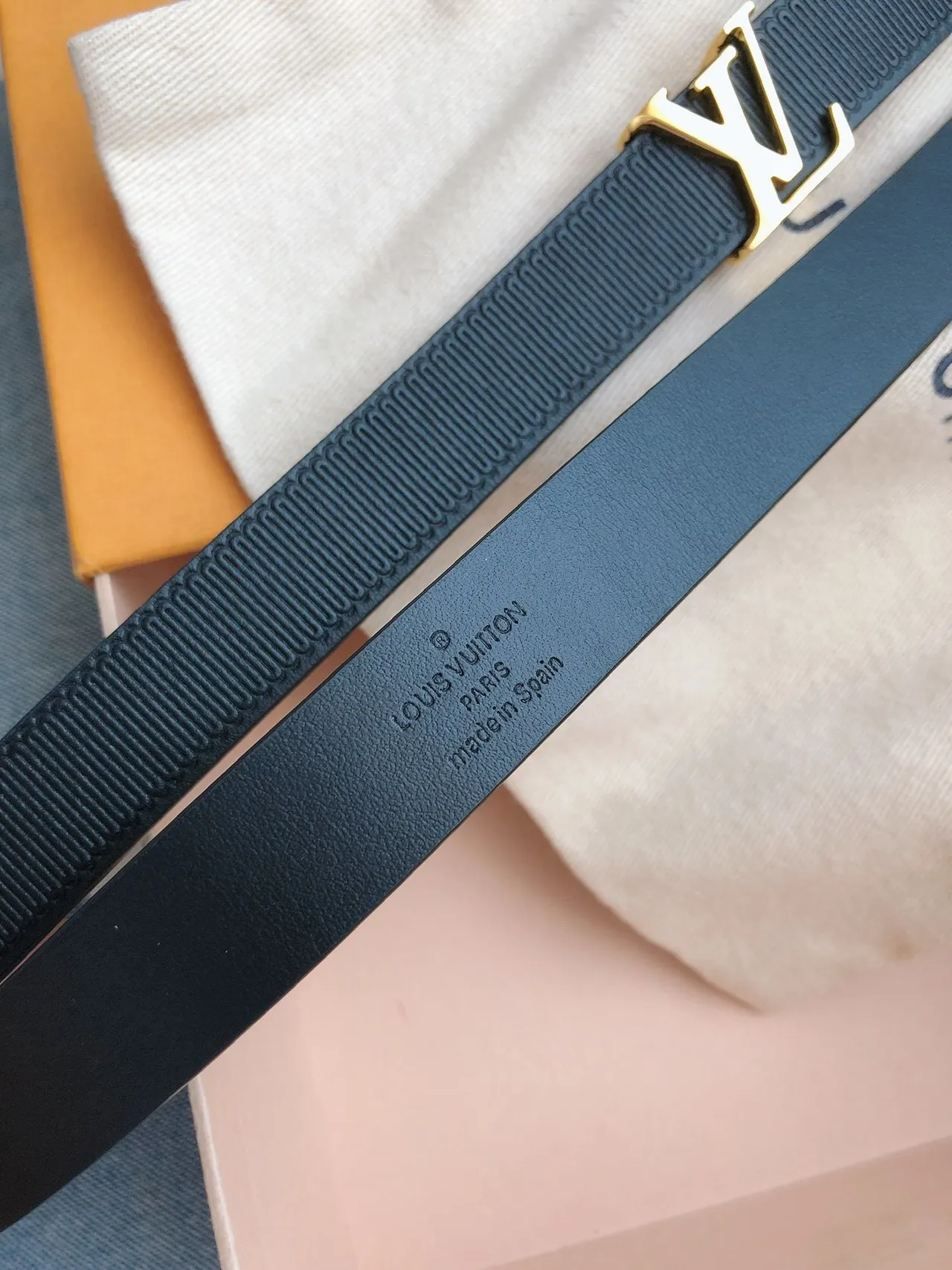 Louis Vuitton LV faixa trançada preta fivela tom dourado cinto de couro 7