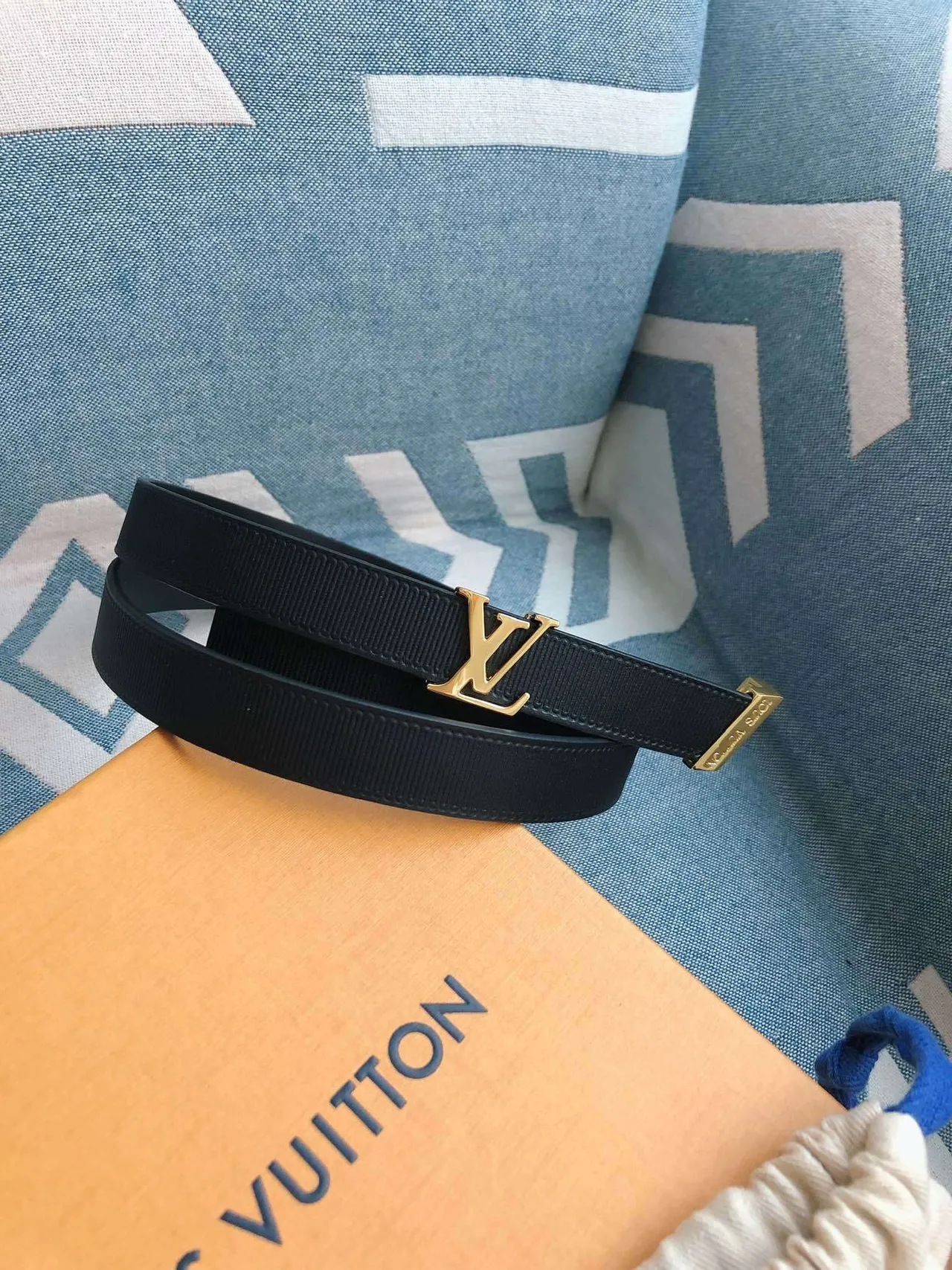 Louis Vuitton LV faixa trançada preta fivela tom dourado cinto de couro 9