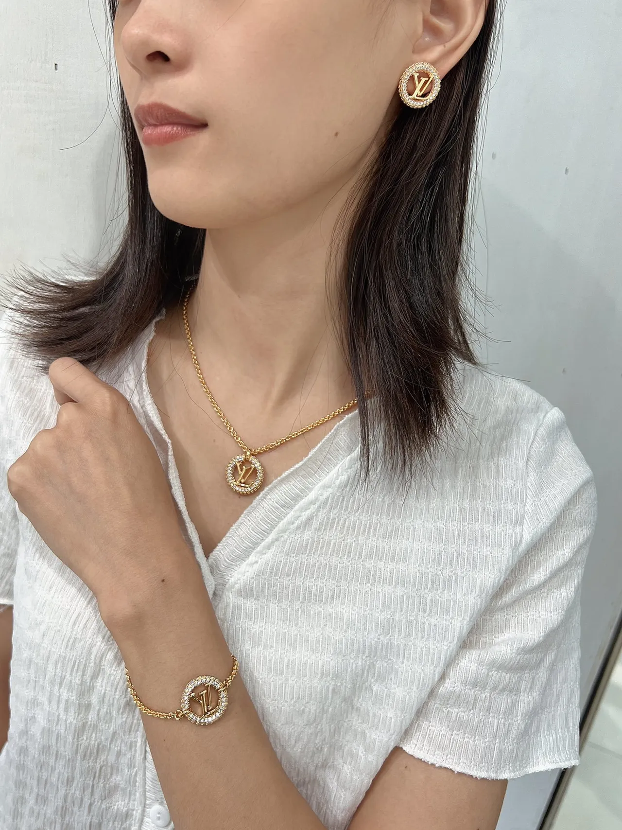 Louis Vuitton LV Circle Gold Transparent Chain Pavé-Crystal Bezel Bracelet 2