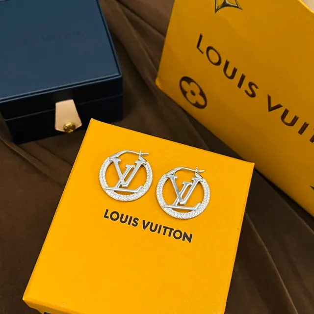 Louis Vuitton LV Circle Pavé Hoop Earrings 3