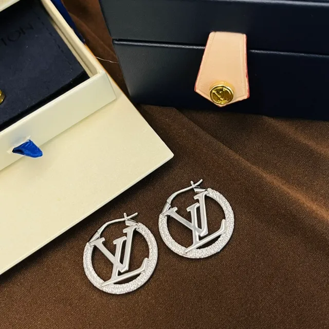 Louis Vuitton LV Circle Pavé Hoop Earrings 4