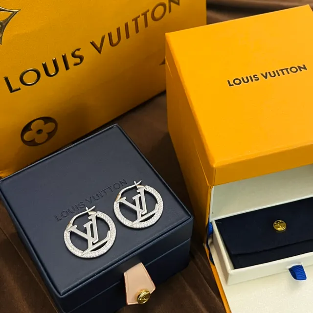 Louis Vuitton LV Circle Pavé Hoop Earrings 8