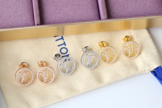 Louis Vuitton LV Pendientes circulares Pavé Stud 2