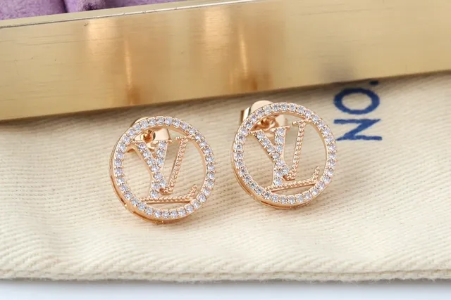 Louis Vuitton LV Pendientes circulares Pavé Stud 3