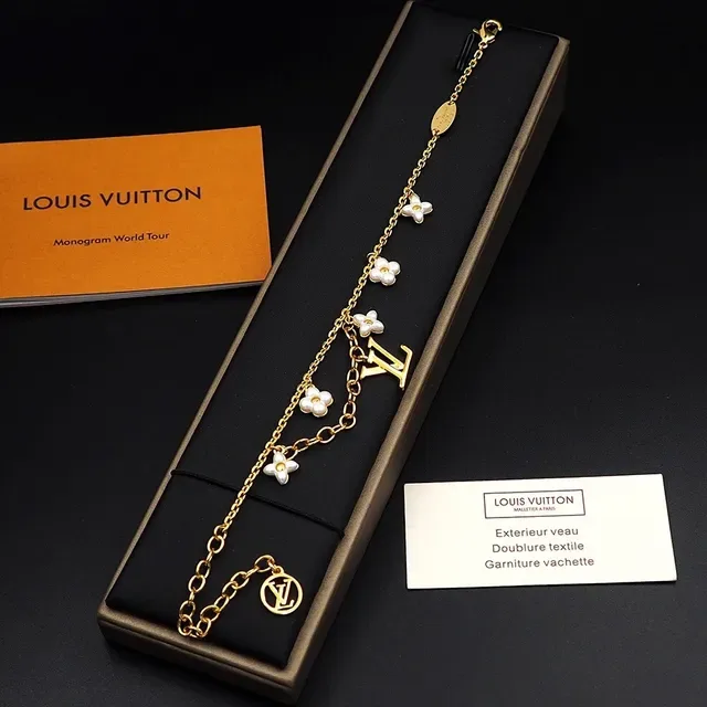 Bracelet Louis Vuitton LV Charme Fleur Chaîne Or Blanc Perles Charms 7