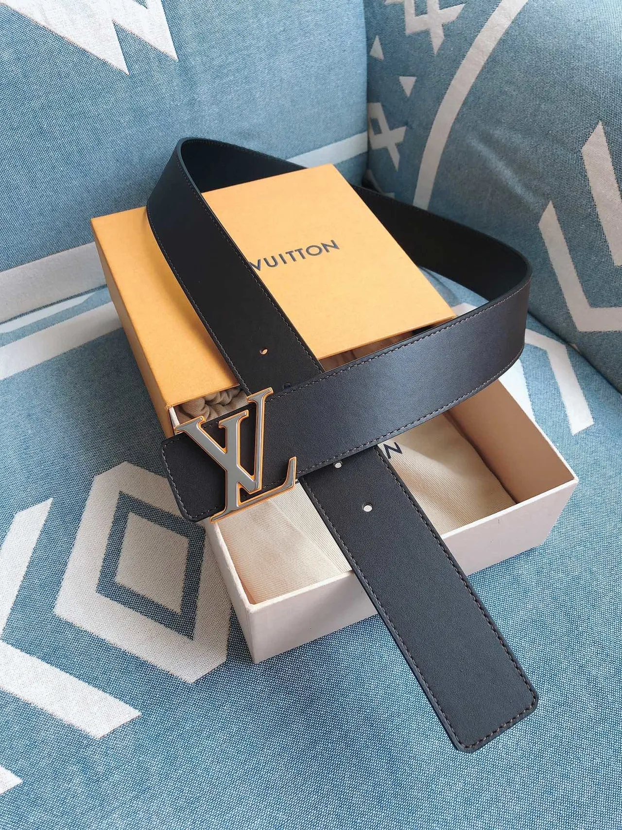 Louis Vuitton LV Initiales भूरी चमड़ी की बेल्ट 2