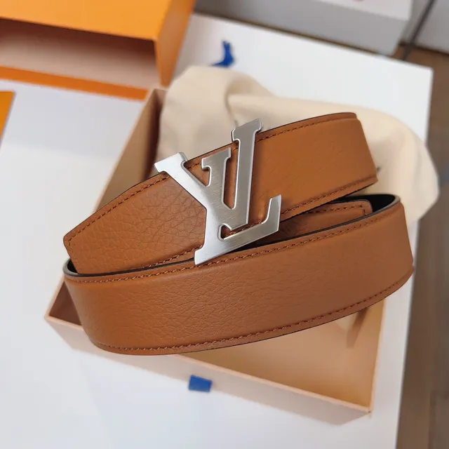 Louis Vuitton LV Initiales Interlocking Buckle Leather Belt 4