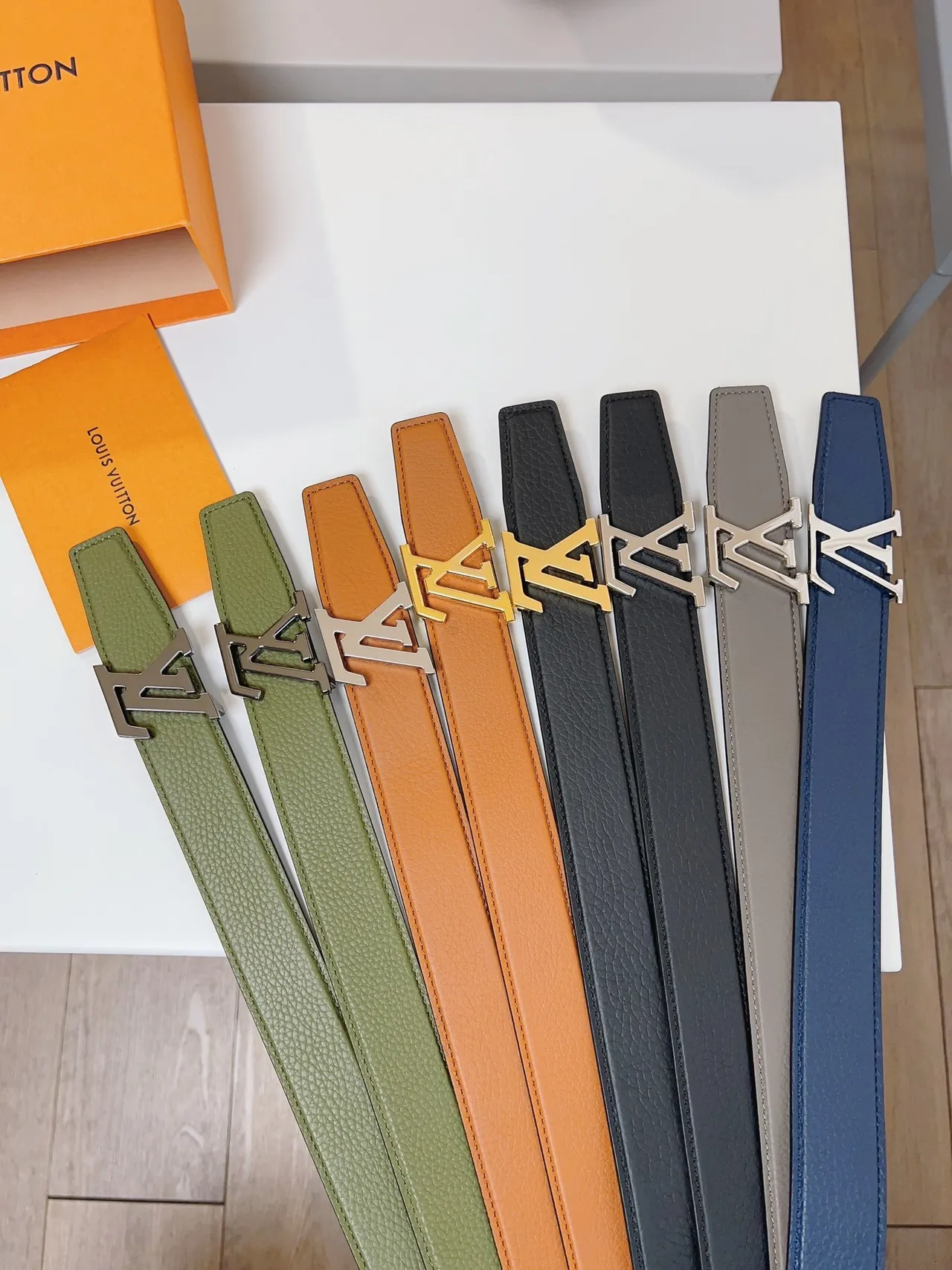 Louis Vuitton LV Initiales Interlocking Buckle Leather Belt 8