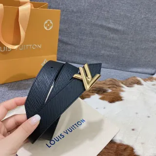 Louis Vuitton LV Initiales Navy Epi Leather Belt