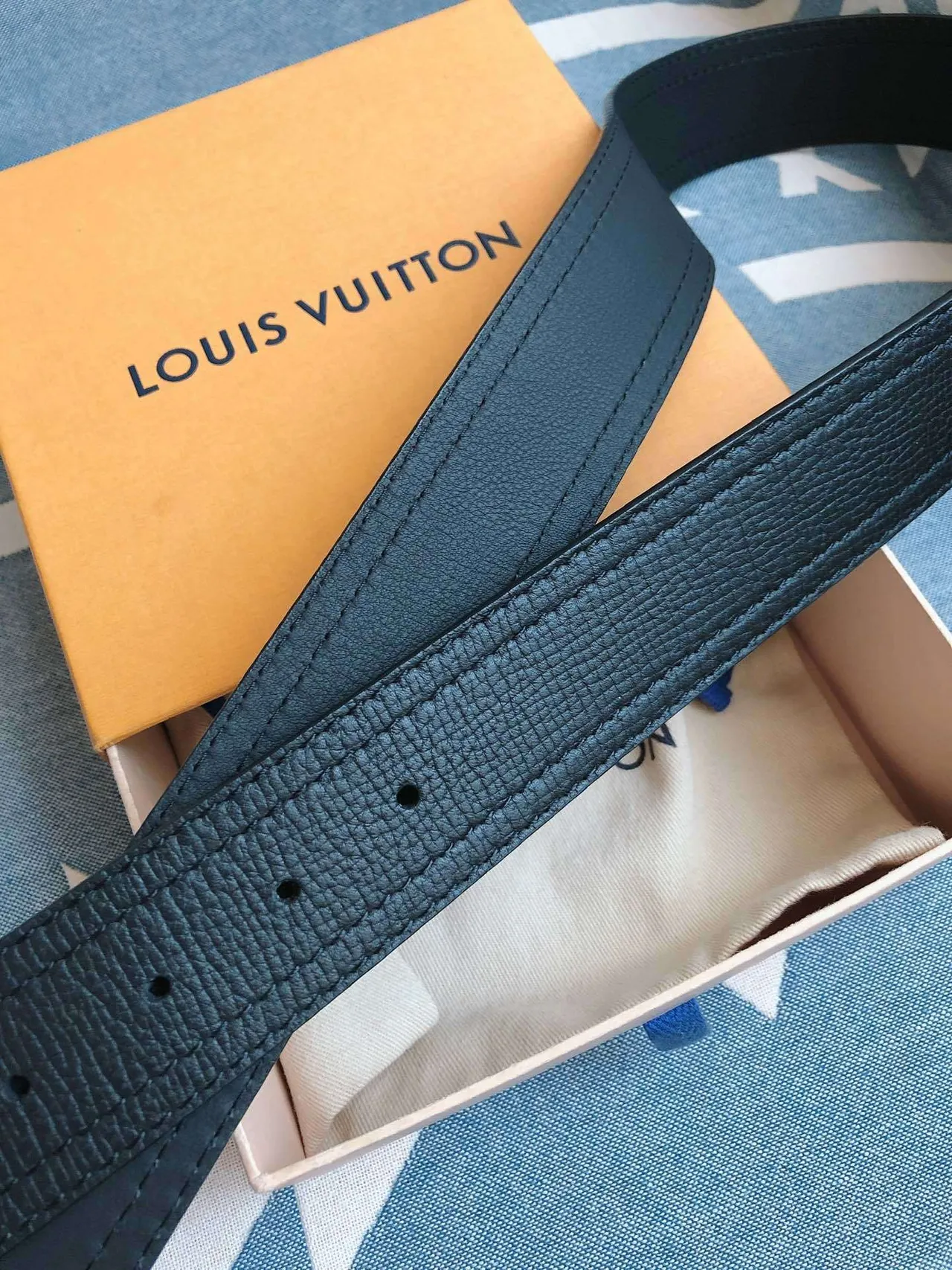 Louis Vuitton LV Initiales Navy Textured Leather Belt 2