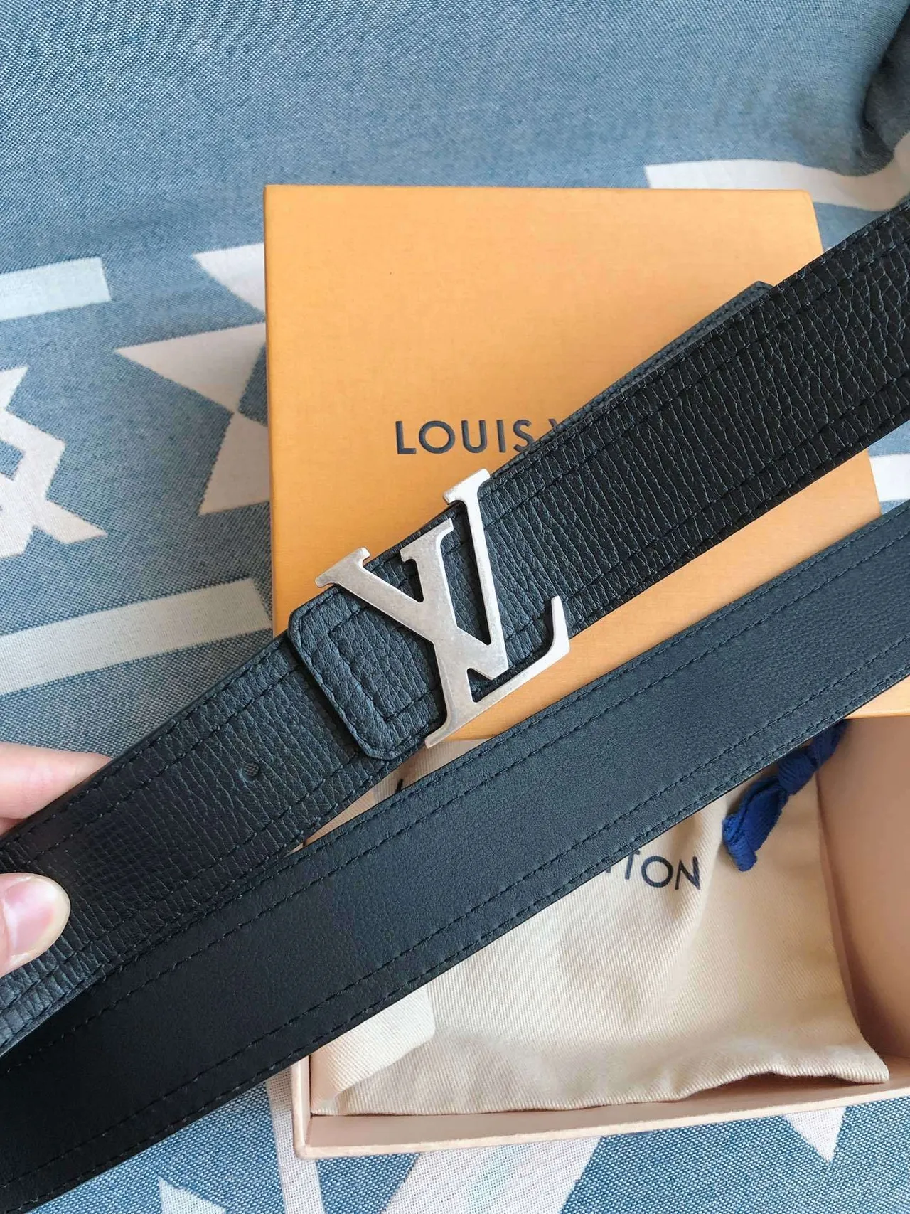 Louis Vuitton LV Initiales Navy Textured Leather Belt 6