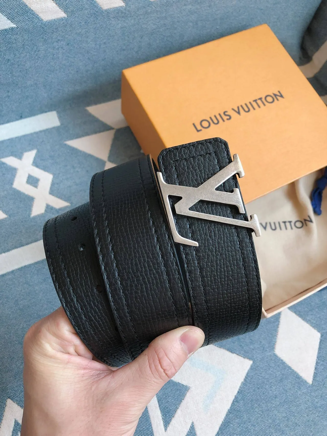 Louis Vuitton LV Initiales Navy Textured Leather Belt 7