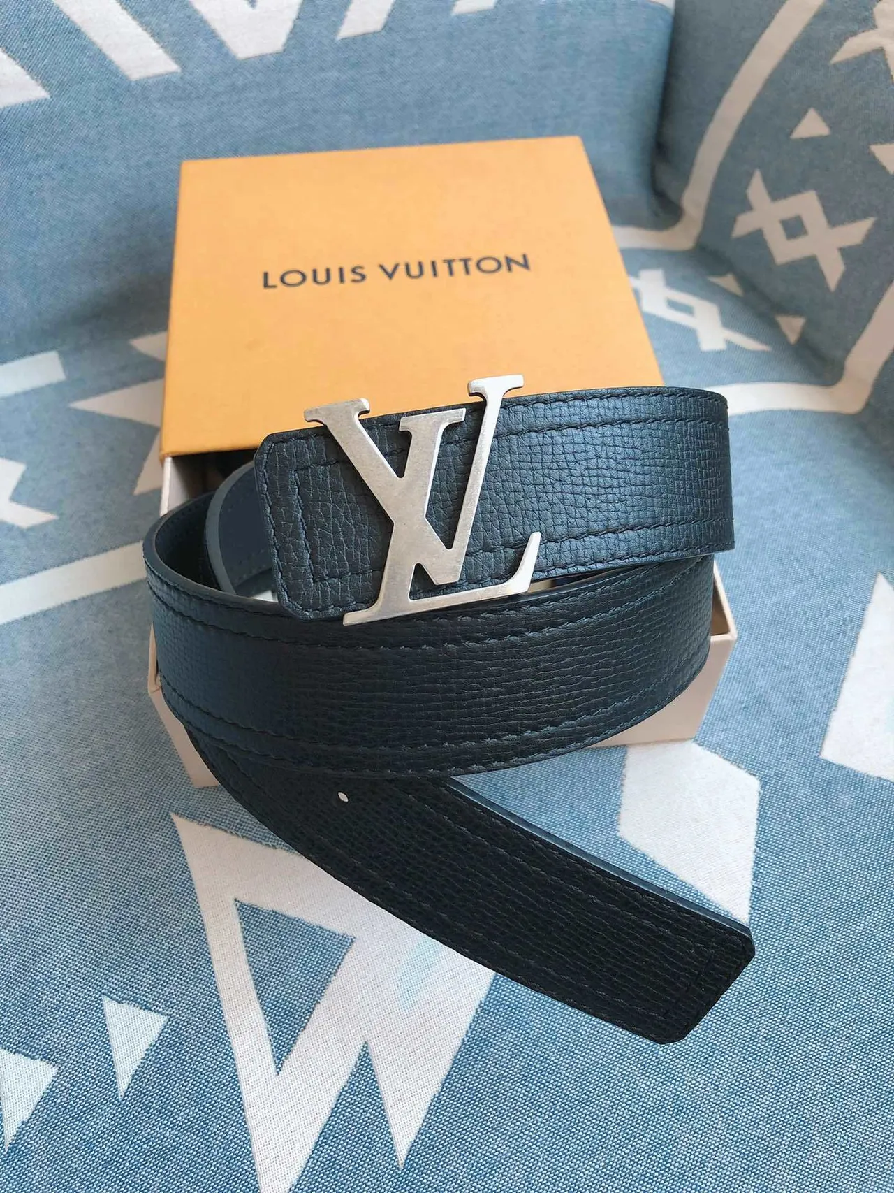 Louis Vuitton LV Initiales Navy Textured Leather Belt 8