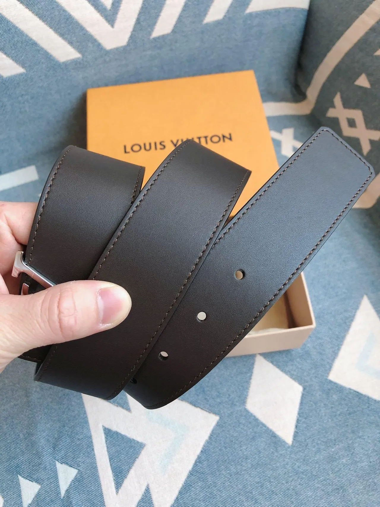 Louis Vuitton LV Initiales Reversible Leather Belt 4