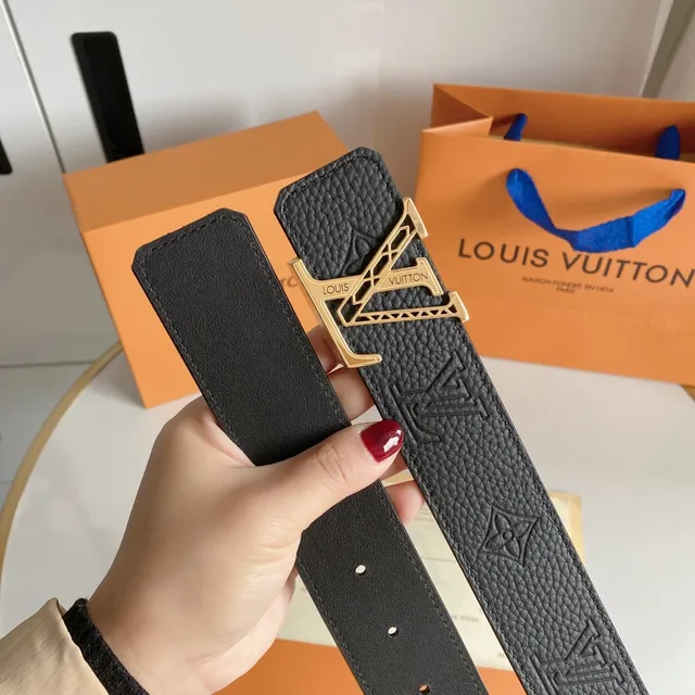 Louis Vuitton LV Initiales Twist حزام جلد أسود مقشر 3