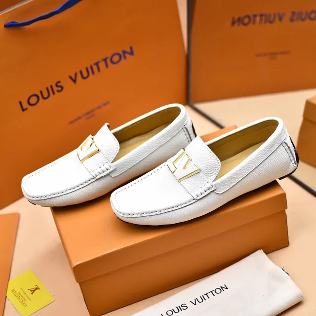 Louis Vuitton LV Loafer White Pebbled Leather Gold-Tone Logo Loafers 9