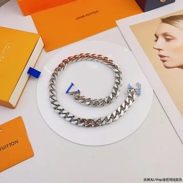 Louis Vuitton LV Logo Chain Silver and Blue Necklace 7