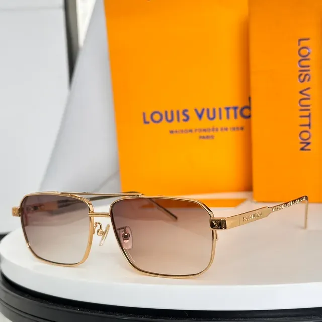 Louis Vuitton LV Rise Metal Square Sunglasses 3
