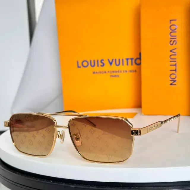 Louis Vuitton LV Rise Metal Square Sunglasses 8