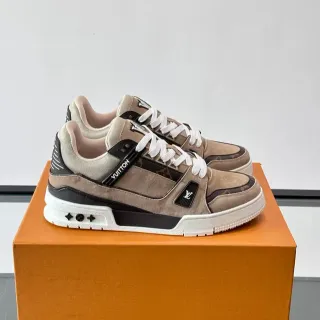 লুই ভিটন LV Trainer বেইজ কালো মোনোগ্রাম ক্যানভাস সুড ওভারলে লাইফস্টাইল স্নিকার্স