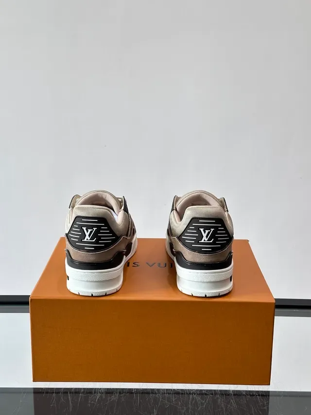 লুই ভিটন LV Trainer বেইজ কালো মোনোগ্রাম ক্যানভাস সুড ওভারলে লাইফস্টাইল স্নিকার্স 3