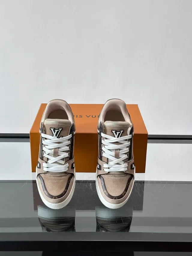 লুই ভিটন LV Trainer বেইজ কালো মোনোগ্রাম ক্যানভাস সুড ওভারলে লাইফস্টাইল স্নিকার্স 4