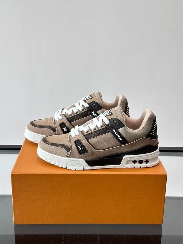 লুই ভিটন LV Trainer বেইজ কালো মোনোগ্রাম ক্যানভাস সুড ওভারলে লাইফস্টাইল স্নিকার্স 5