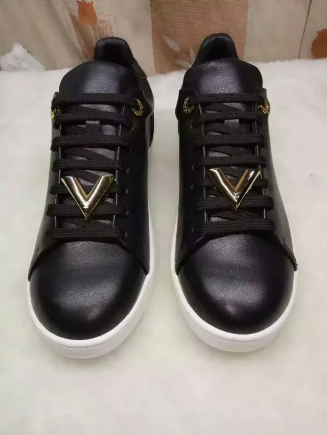 Louis Vuitton LV Trainer Black Gold Smooth Leather Inverted-V Hardware Lifestyle Sneakers 4