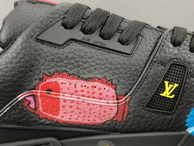 Louis Vuitton LV Trainer Sneakers Lifestyle Noires avec Appliqué Graphique 5