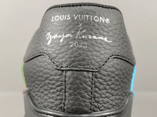 Louis Vuitton LV Trainer Sneakers Lifestyle Noires avec Appliqué Graphique 6