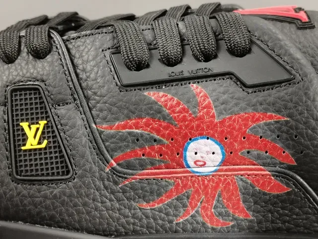 Louis Vuitton LV Trainer Sneakers Lifestyle Noires avec Appliqué Graphique 8