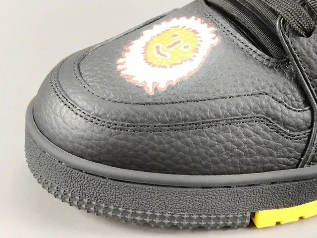 Louis Vuitton LV Trainer Sneakers Lifestyle Noires avec Appliqué Graphique 9