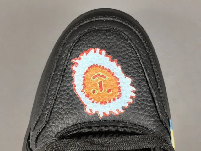 Louis Vuitton LV Trainer Sneakers Lifestyle Noires avec Appliqué Graphique 10