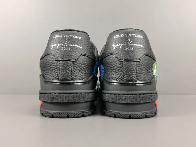 Louis Vuitton LV Trainer Sneakers Lifestyle Noires avec Appliqué Graphique 17