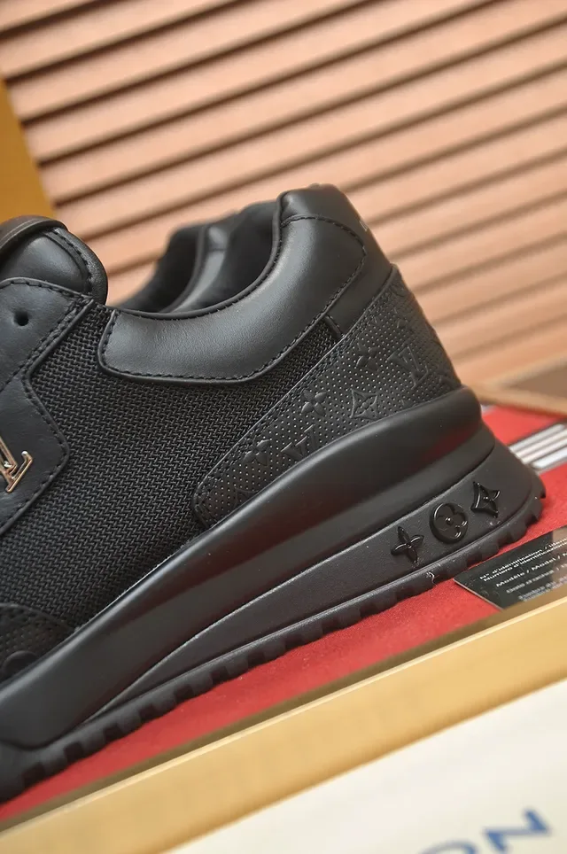 Louis Vuitton LV Trainer কালো মোনোগ্রামড রাবার সোল মিশ্রিত মেশ এবং লেদার আপার লাইফস্টাইল স্নিকার 2