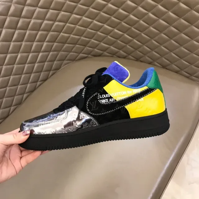 Louis Vuitton LV Trainer Zapatillas Lifestyle Negras Multicolor Metálicas Perforadas en la Punta de Ante Etiqueta del Talón 3