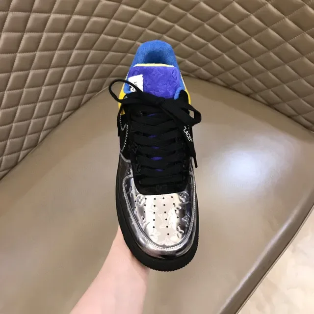 Louis Vuitton LV Trainer Zapatillas Lifestyle Negras Multicolor Metálicas Perforadas en la Punta de Ante Etiqueta del Talón 4