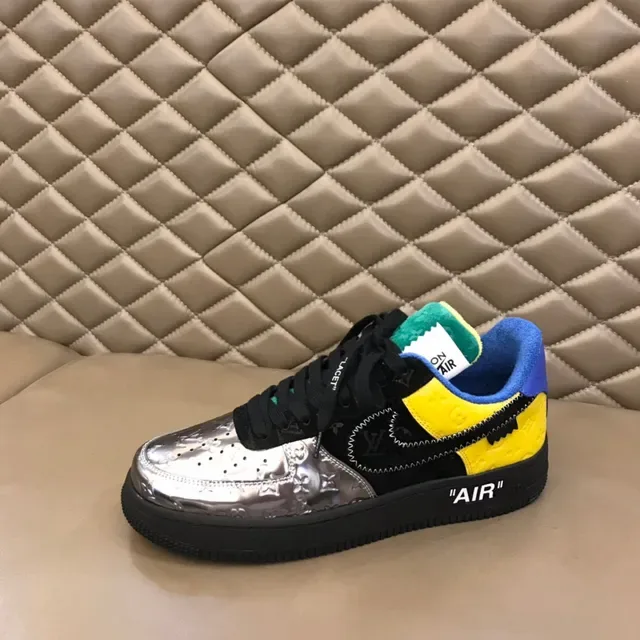 Louis Vuitton LV Trainer Zapatillas Lifestyle Negras Multicolor Metálicas Perforadas en la Punta de Ante Etiqueta del Talón 6