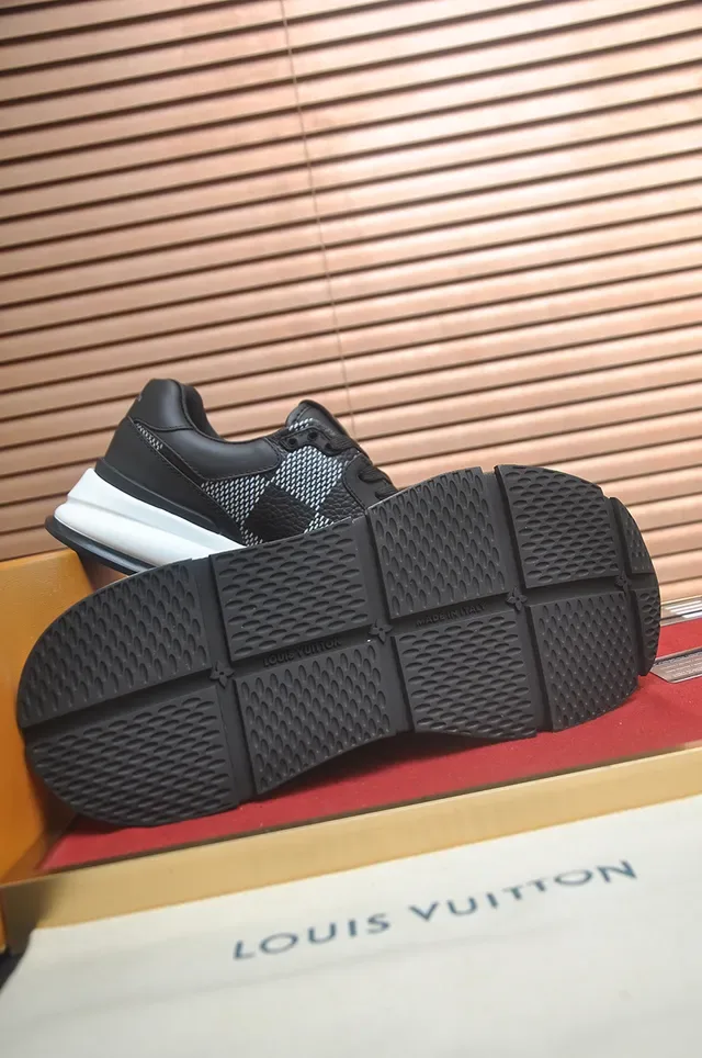 لويس فيتون LV Trainer أسود أبيض Low-Top جلد-شبكة هجين نمط حياة حذاء رياضي 3