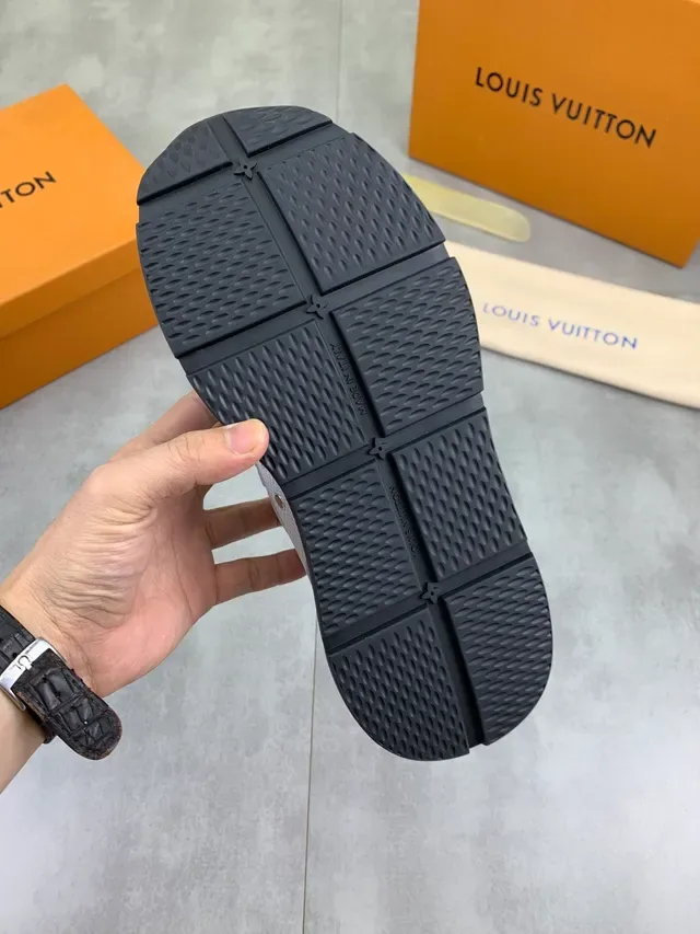 লুইস ভিটন LV Trainer নীল বেগুনি মেশ আপার মনোগ্রাম সাইড লোগো লাইফস্টাইল স্নিকার 2