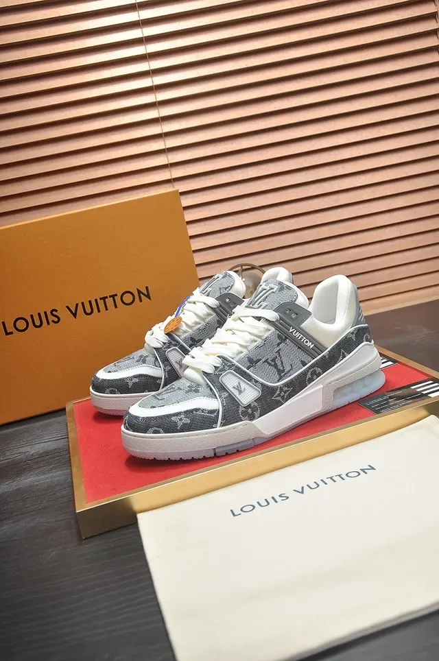 লুইস ভিটন LV Trainer ধূসর সাদা মনোগ্রাম ক্যানভাস লেয়ার্ড সোল লাইফস্টাইল স্নিকার 4