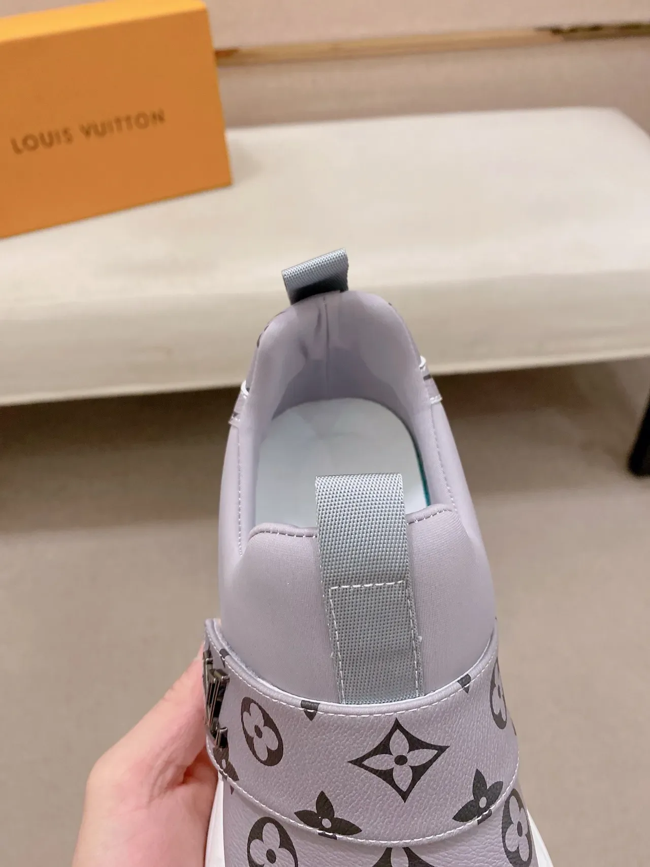 لويس فيتون LV Trainer رمادي أبيض Slip-On Monogram Canvas Lifestyle Sneakers 4
