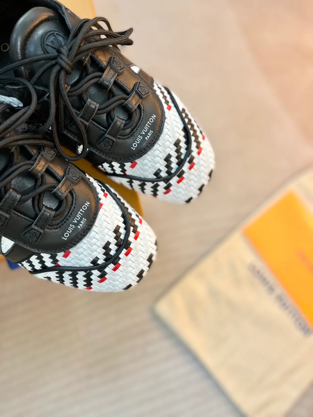 Louis Vuitton LV Trainer White Black Woven Basketweave Upper Leather Overlays Lifestyle Sneakers 3